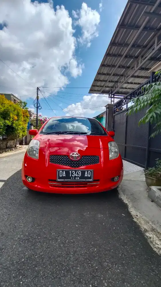 Dijual mobil Yaris tahun 2006