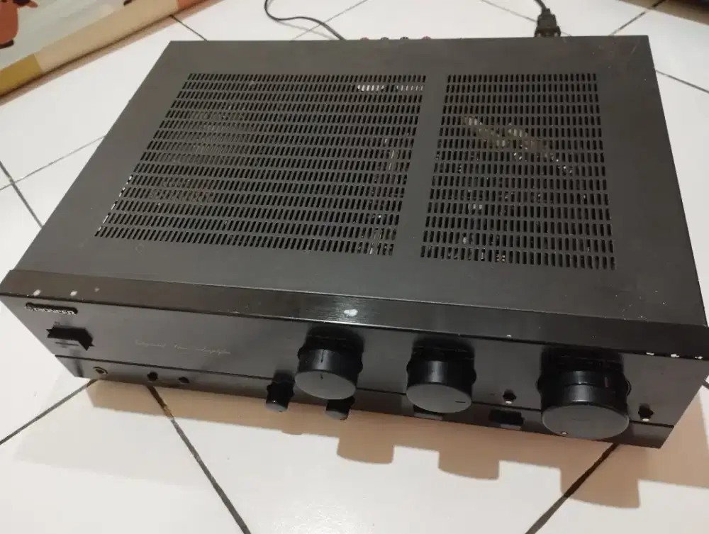 Amplifier pioneer A 447