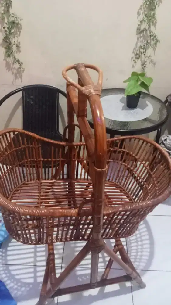 Ayunan bayi rotan