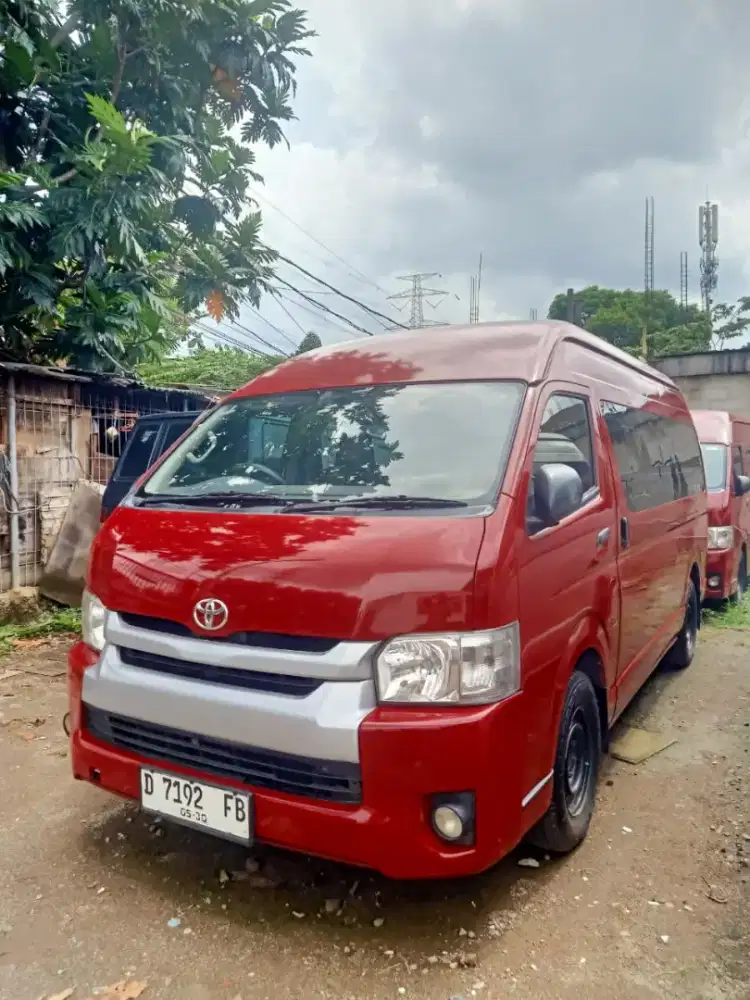 HIACE COMUTER THN 2019