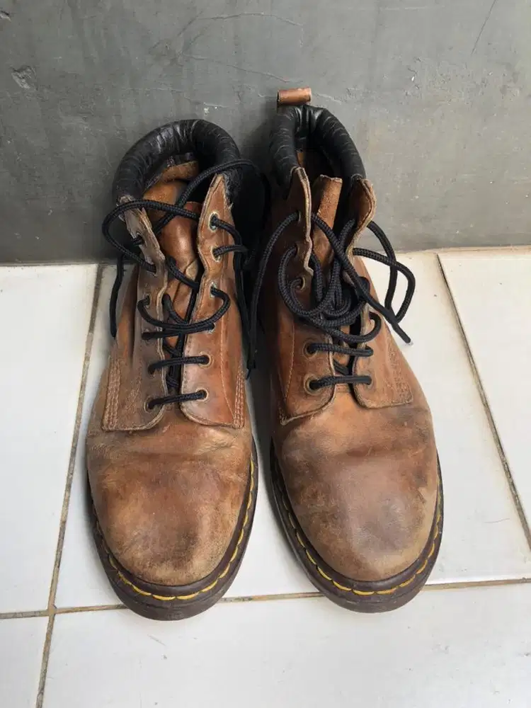 Docmart Dr Martens Saxon MIE