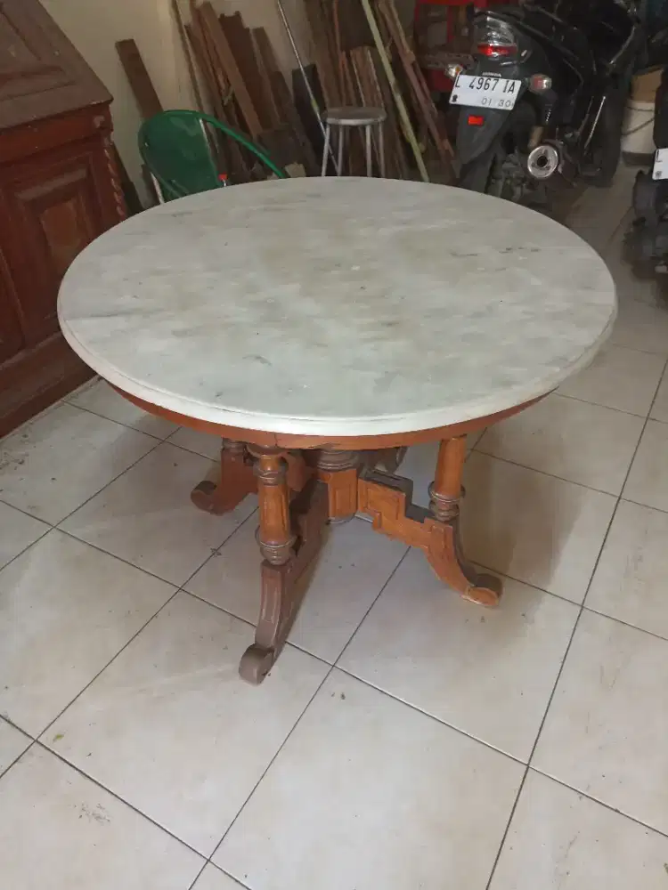 Meja Marmer Kuno/Antik