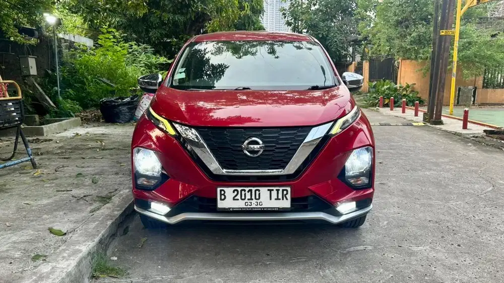 NISSAN LIVINA VL AT 2020 MERAH
