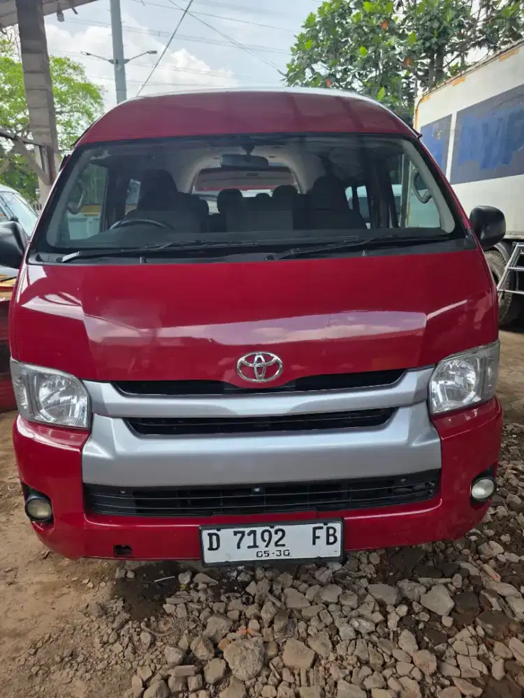 HIACE COMUTER THN 2020