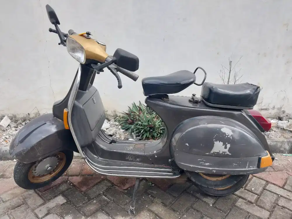 vespa PX 150 tahun 1980
