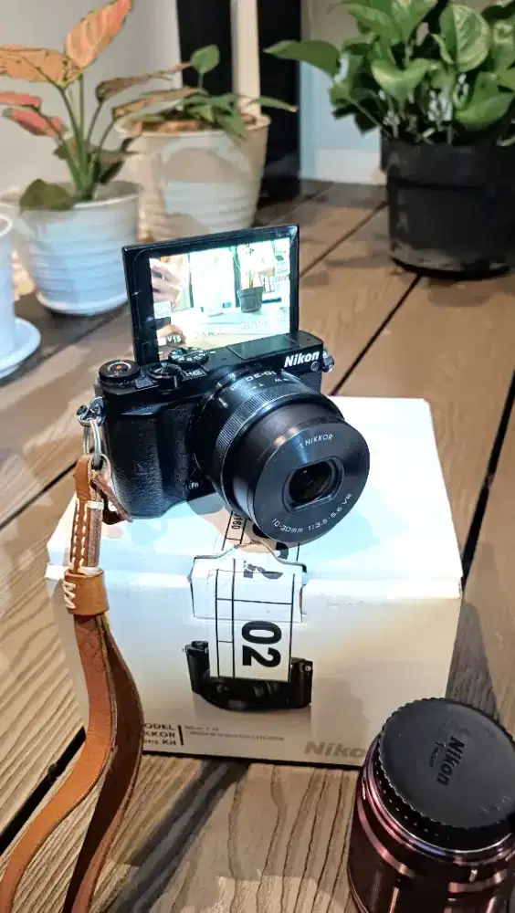 Kamera Mirrorless Nikon J5 Hitam Fullset Lengkap Lensa Tele