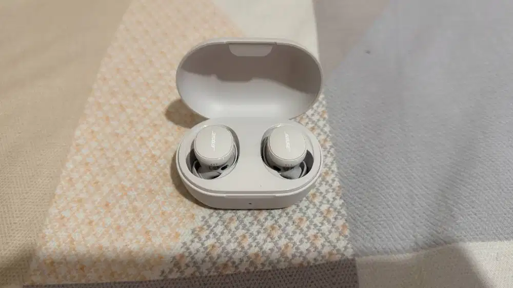 Dijual Preloved Bose Quietcomfort Earbuds White Smoke