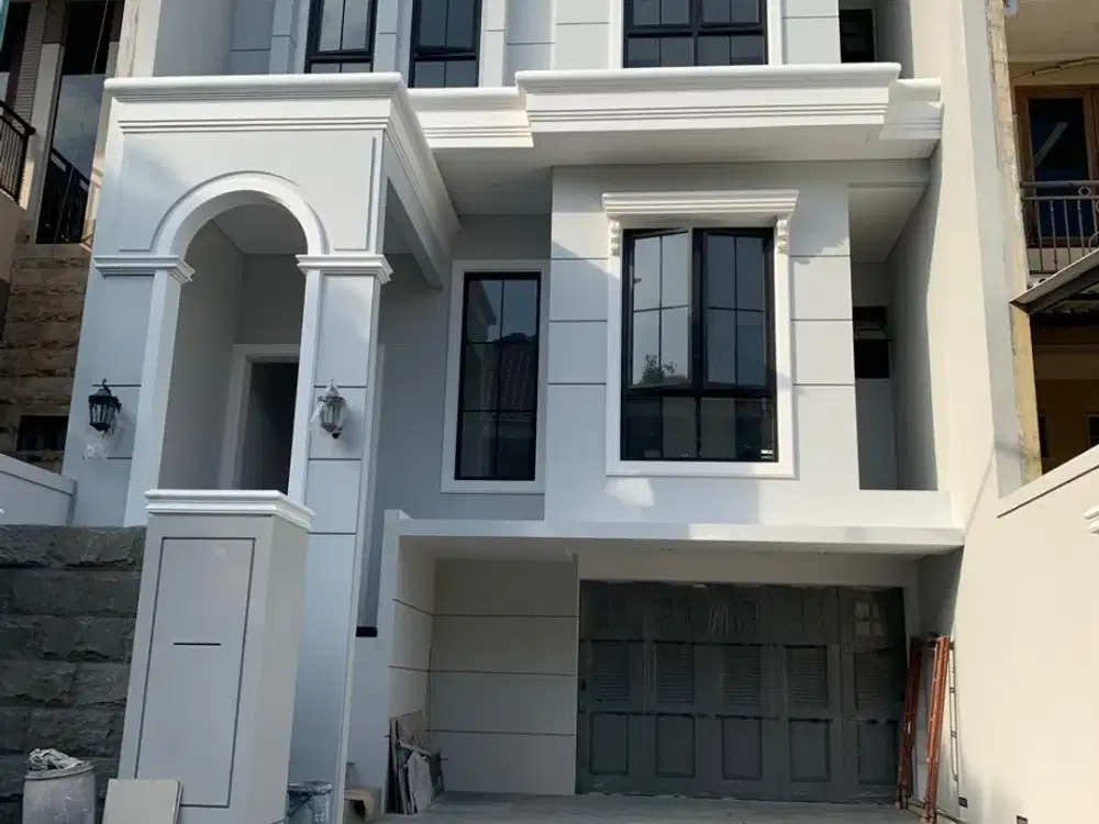 ‼️BARU GRESS MEWAH‼️RUMAH GRAHA FAMILI SURABAYA BARAT. DEKAT BUKIT DARMO GOLF, PAKUWON MALL, CITRALAND. Dsb