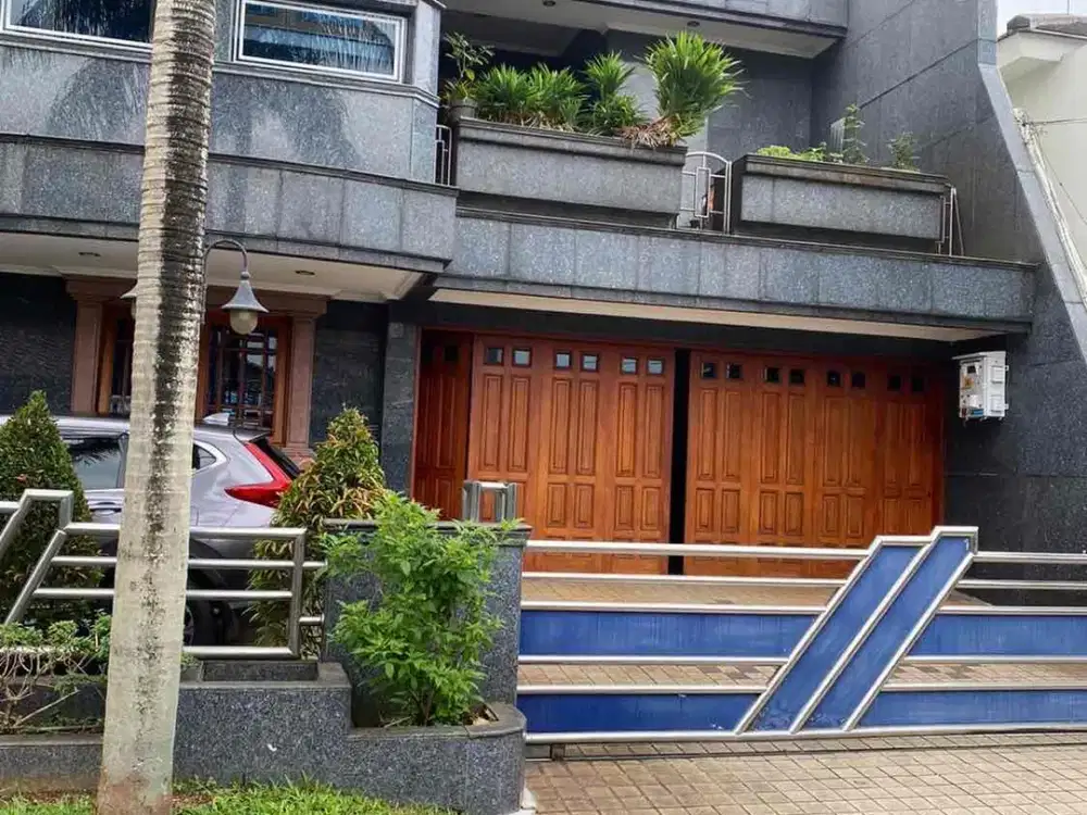 Rumah di jln teratasi Tanjung Barat Indah Jakarta Selatan