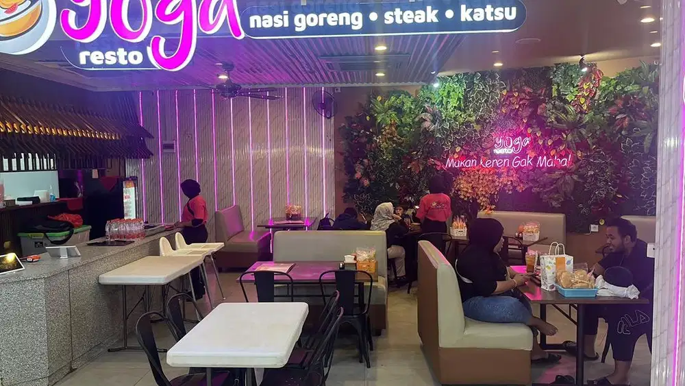 DIBUTUHKAN WAITRESS WANITA UNTUK RESTO DI MAL DTC SAWANGAN DEPOK