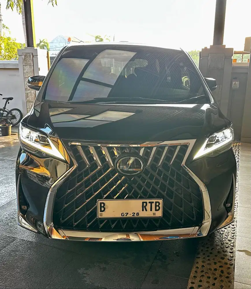 Lexus LM 350 Th 2023