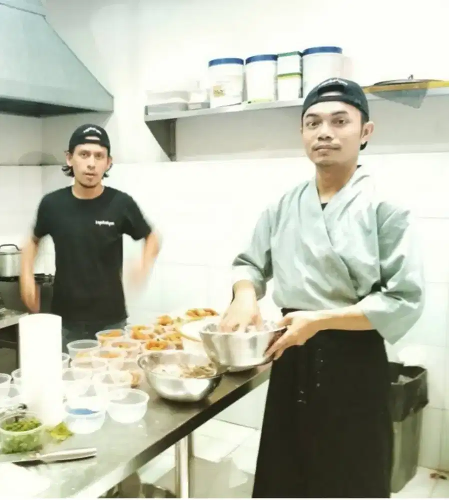 Koki Dapur dan Coffeshop