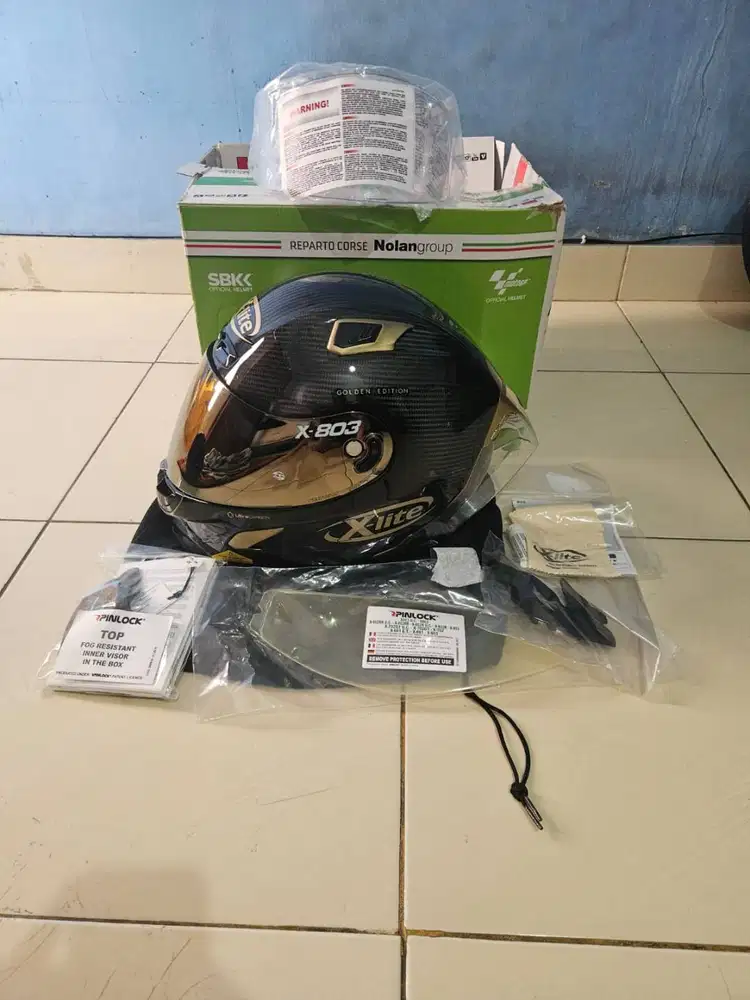 Xlite X803 RS Ultra Carbon Golden Edition size L