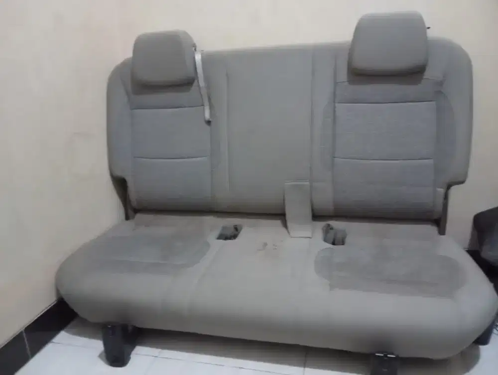 Kursi jok mobil belakang wuling