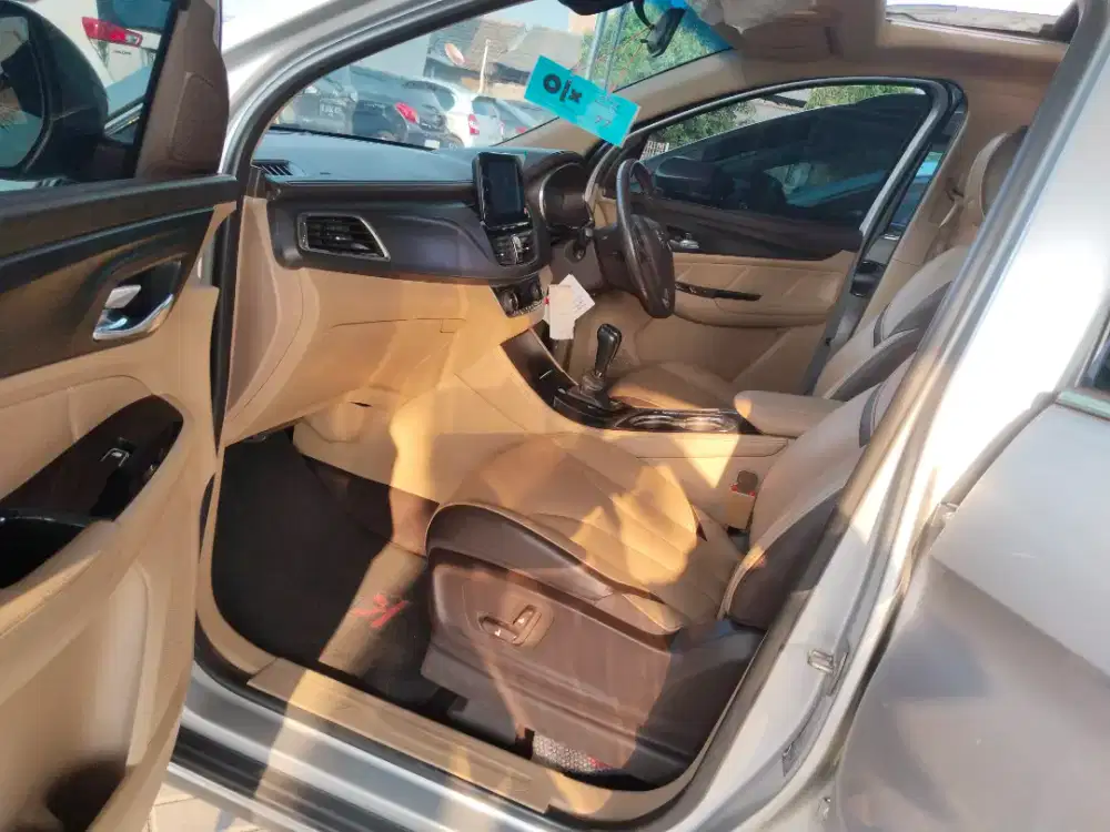 Wuling Cortez Lux AMT SunRoof Istimewa 2018