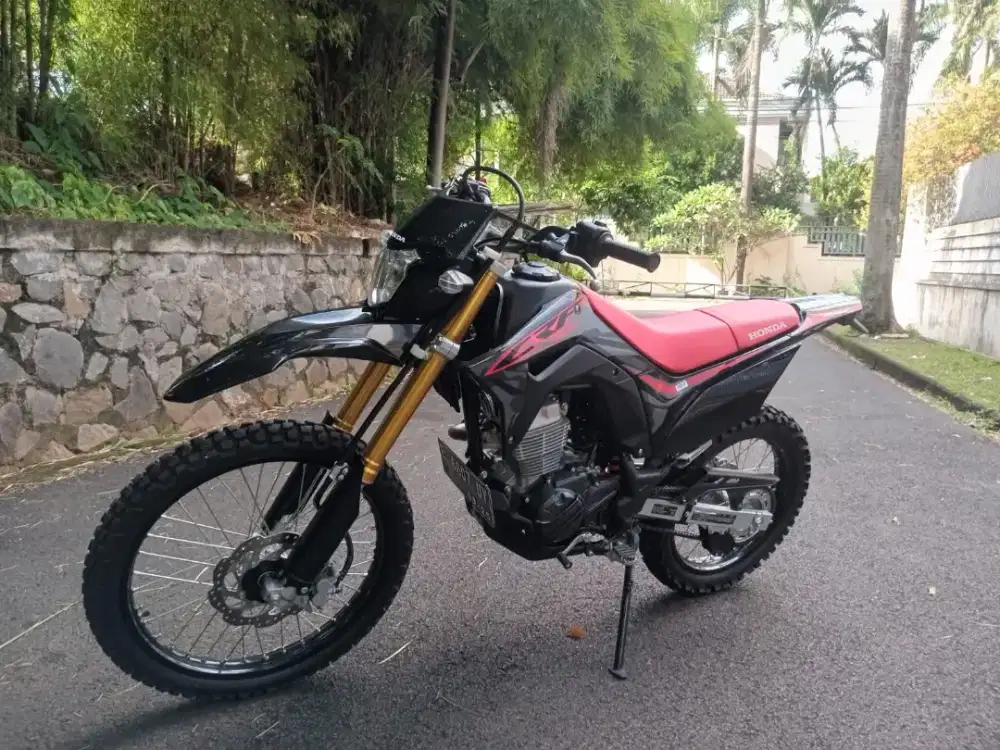 Honda Crf 150L plat B jaksel ss lengkap  ats nm sndri km rendah mulus