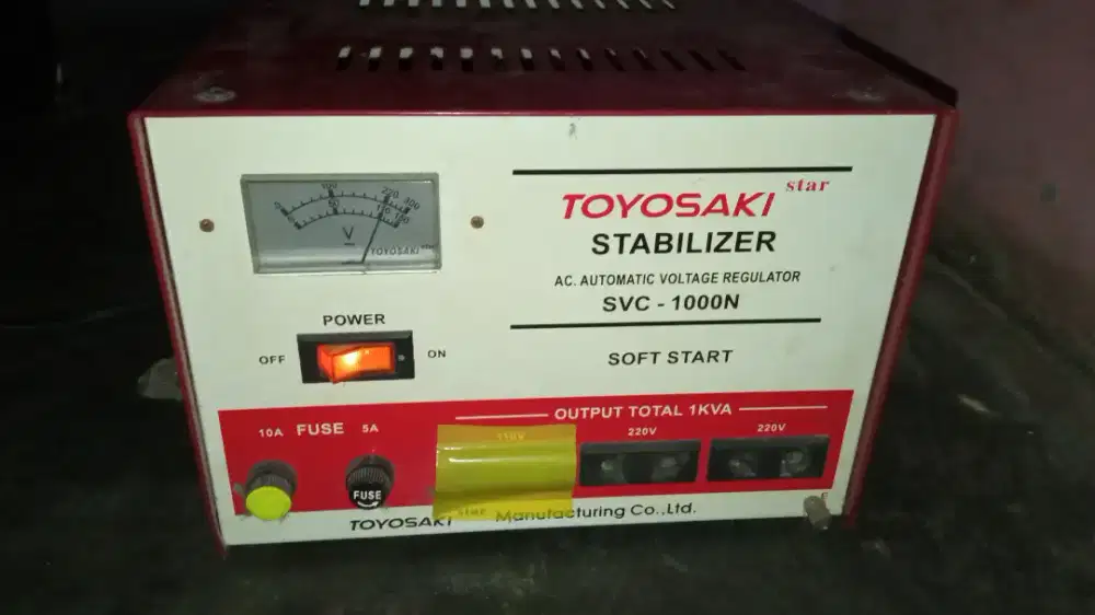 Stabilizer Toyosaki SVC1000N 1000 watt 3 Output stavol