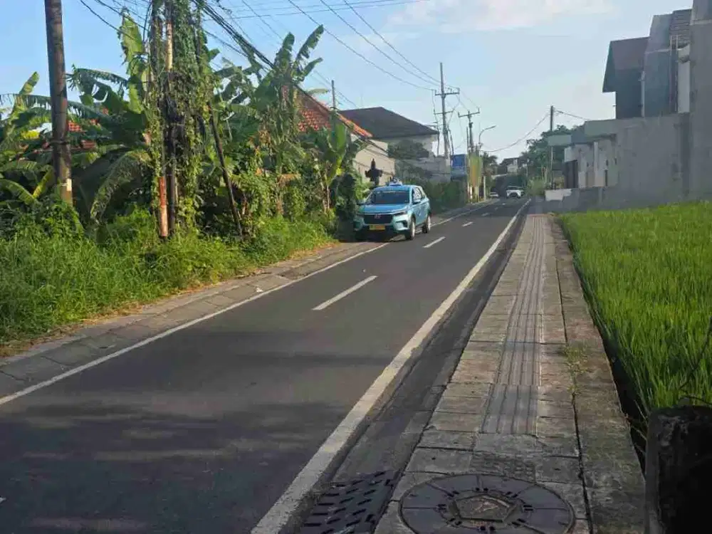 Di jual Tanah 913m² yang terletak di kawasan Berawa canggu dekat dengan atlas