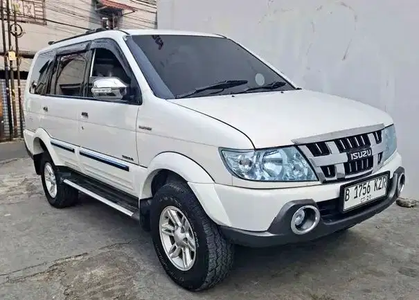 Isuzu Grand touring 2014 Diesel