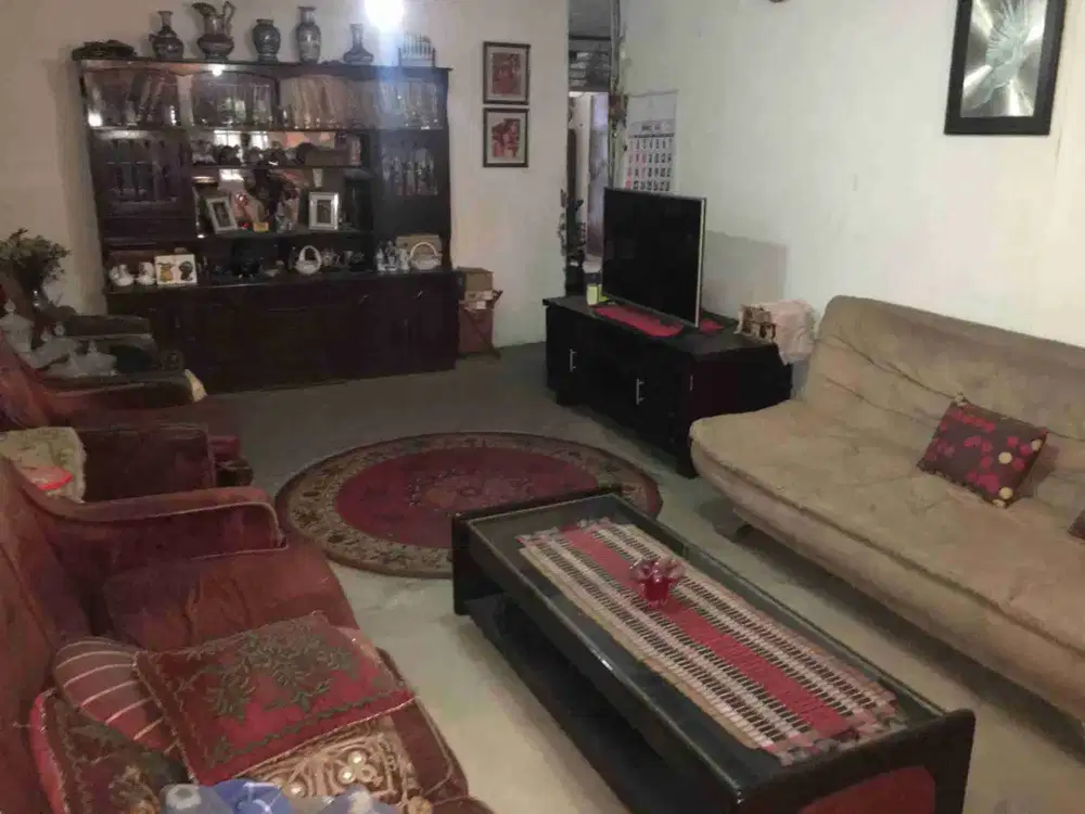 Rumah klasik di PTB Buaran