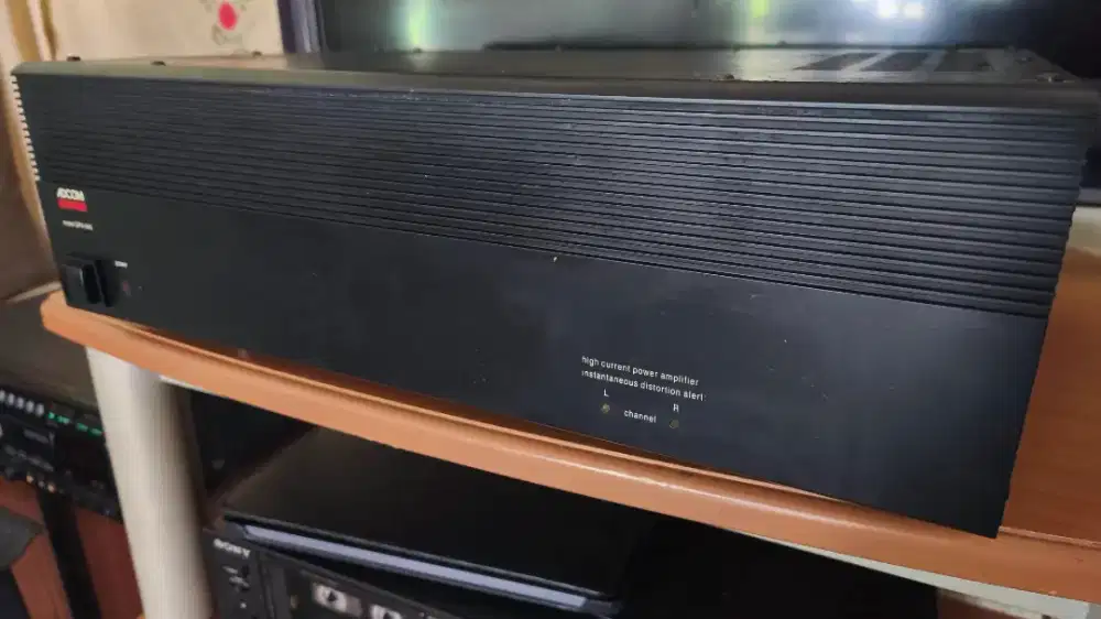 Power amplifier Adcom USA