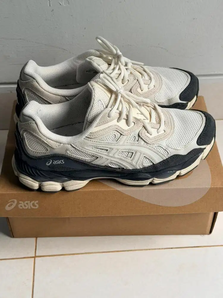 Sneakers Asics Gel NYC, White Smoke Grey Original, Kondisi Like New