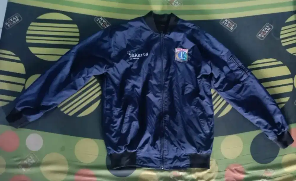Jaket bomber parasut biru navy