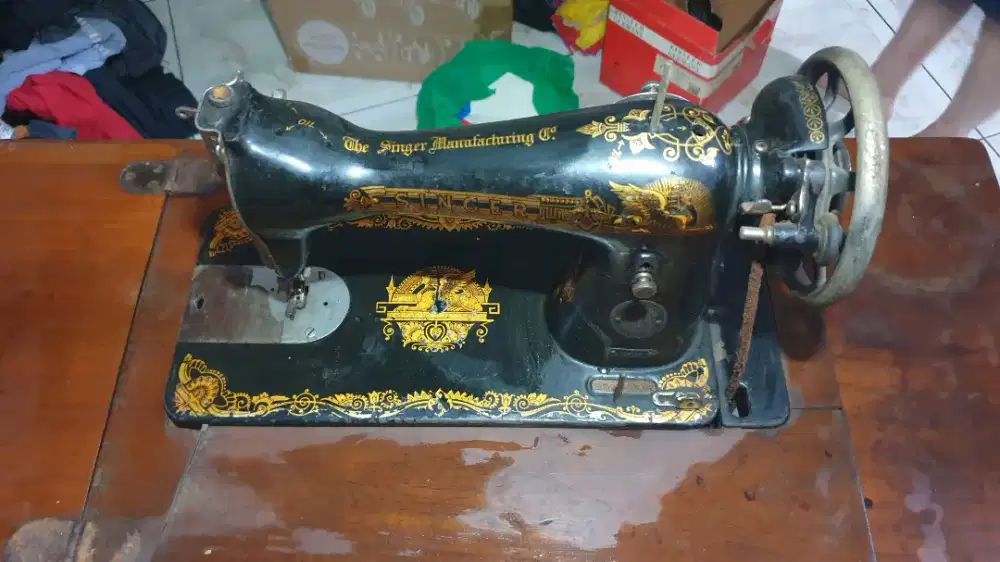 Mesin Jahit Vintage merek Singer