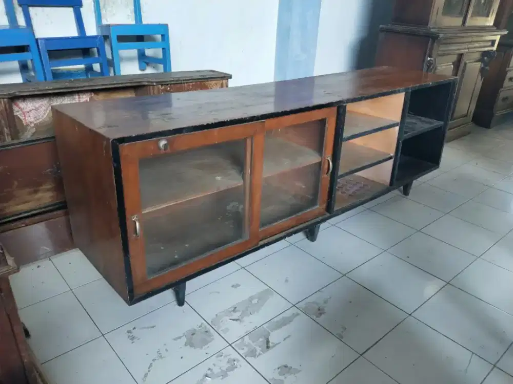 Meja TV, Meja makan dan Almari