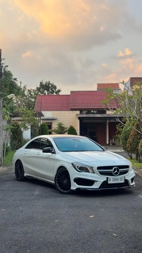 Mercedes Benz CLA45 AMG