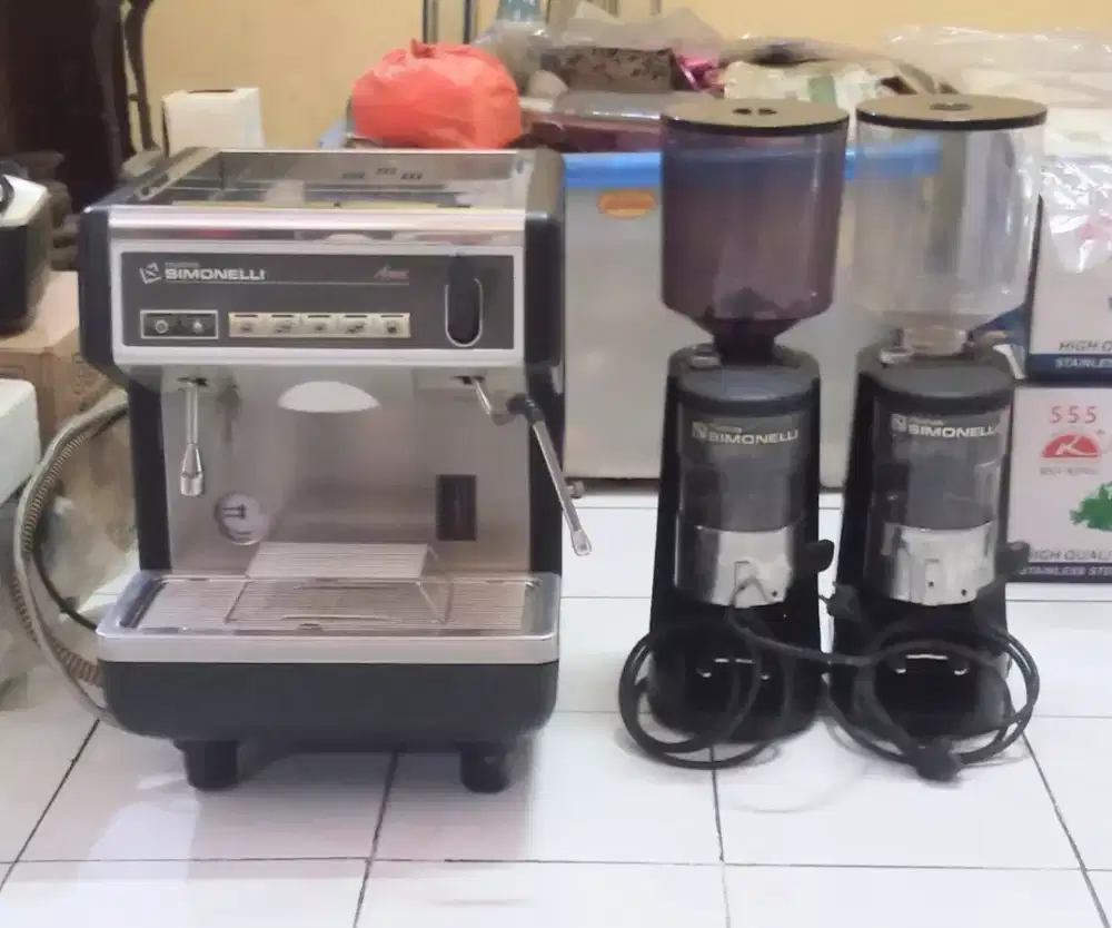 Dijual : Mesin Kopi Nuova Simonelli Appia + 2 Grinder Nuova Simonelli