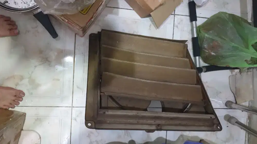 Exhaust Fan Dinding