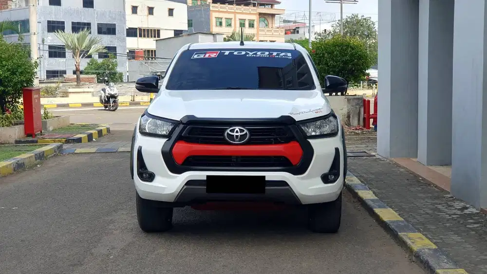 Toyota Hilux E DC Double Cabin 4x4 MT Manual Putih NIK 2022