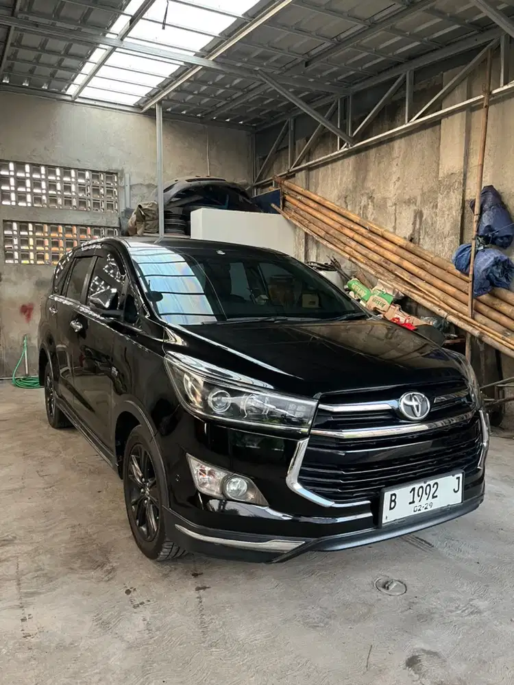 Toyota Kijang Innova Venturer 2.0 2019