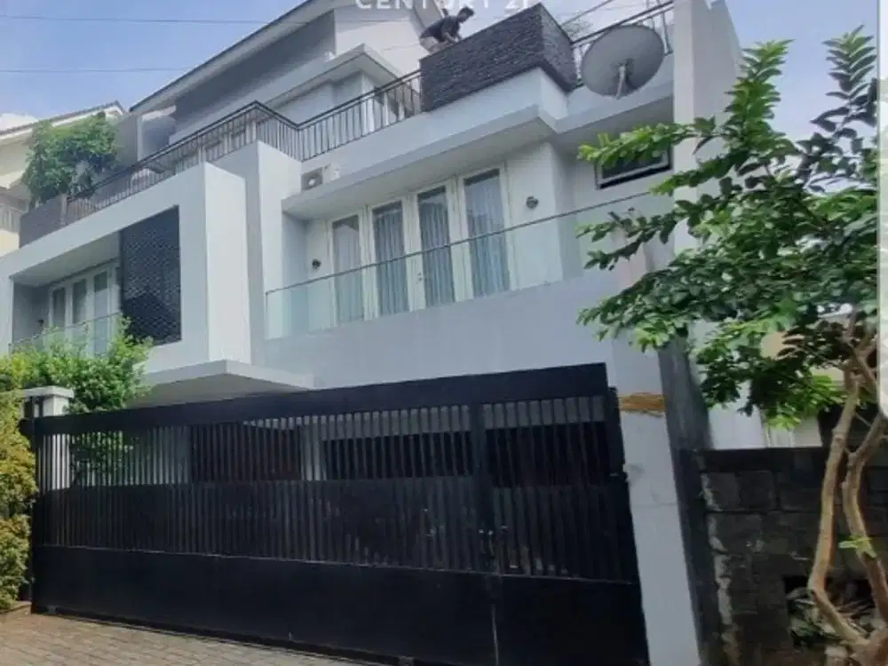 Disewakan Rumah 3 Lantai Furnished Di Pondok Indah