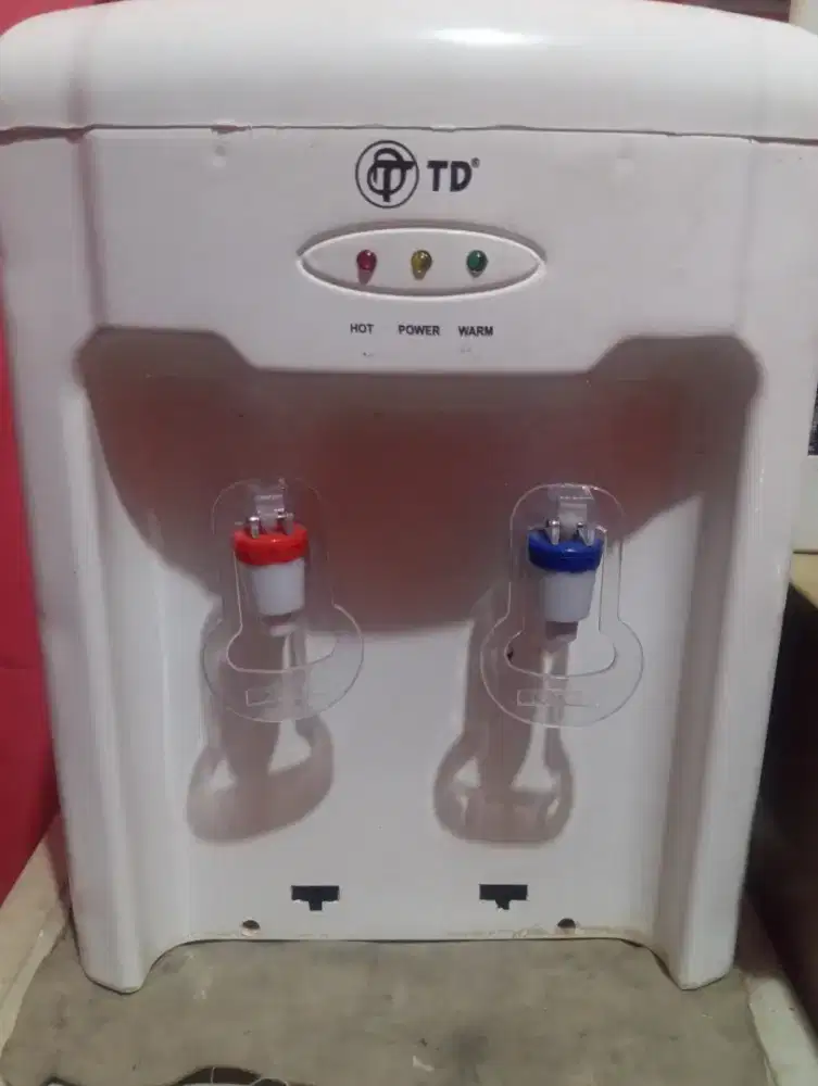 Dispenser panas