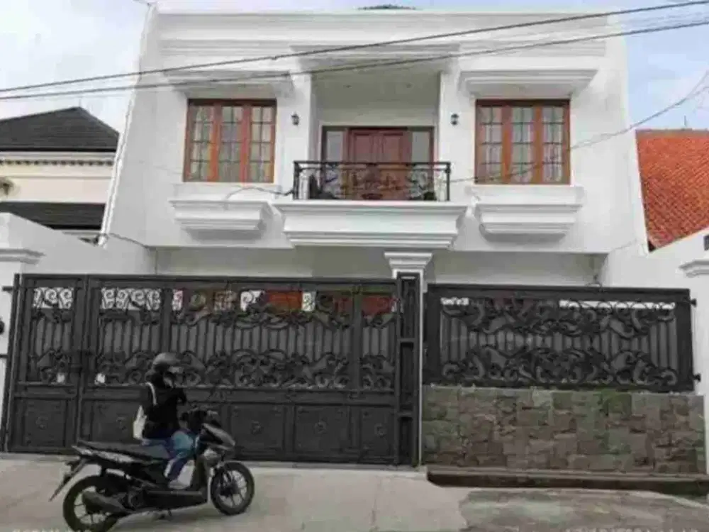 RUMAH MEWAH ELEGANT SPT BARU DI KOMPLEK PONDOK BAMBU