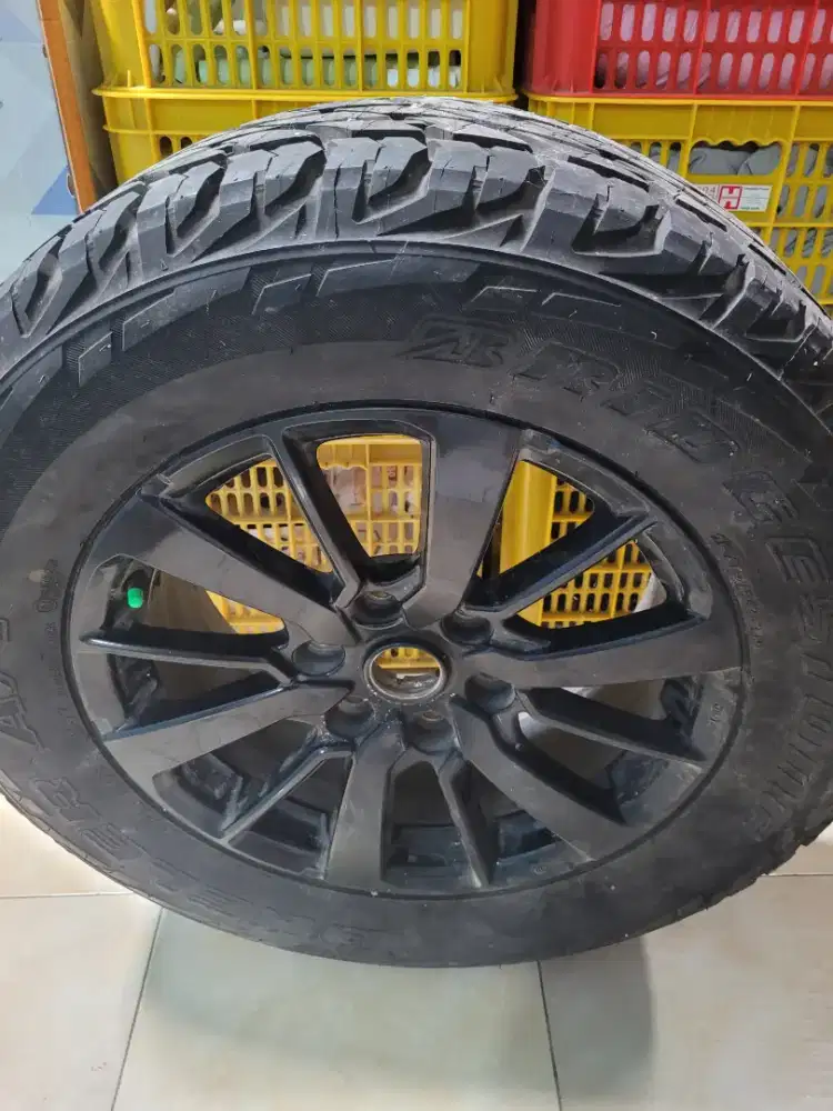 JUAL VELG R18 ORI PAJERO ROCKFORD INCLUDE BAN BRIDGESTONE DUELLER