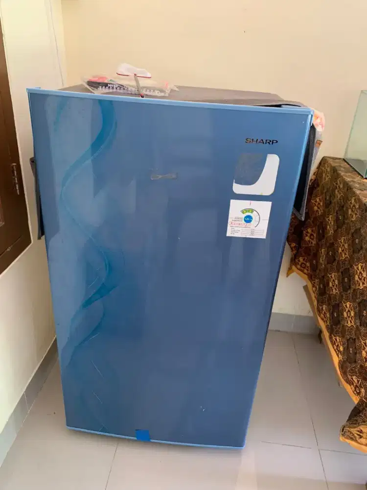 Kulkas satu pintu merek SHARP