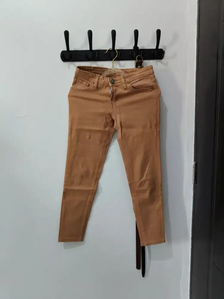 Celana Panjang Skinny Fit Wanita