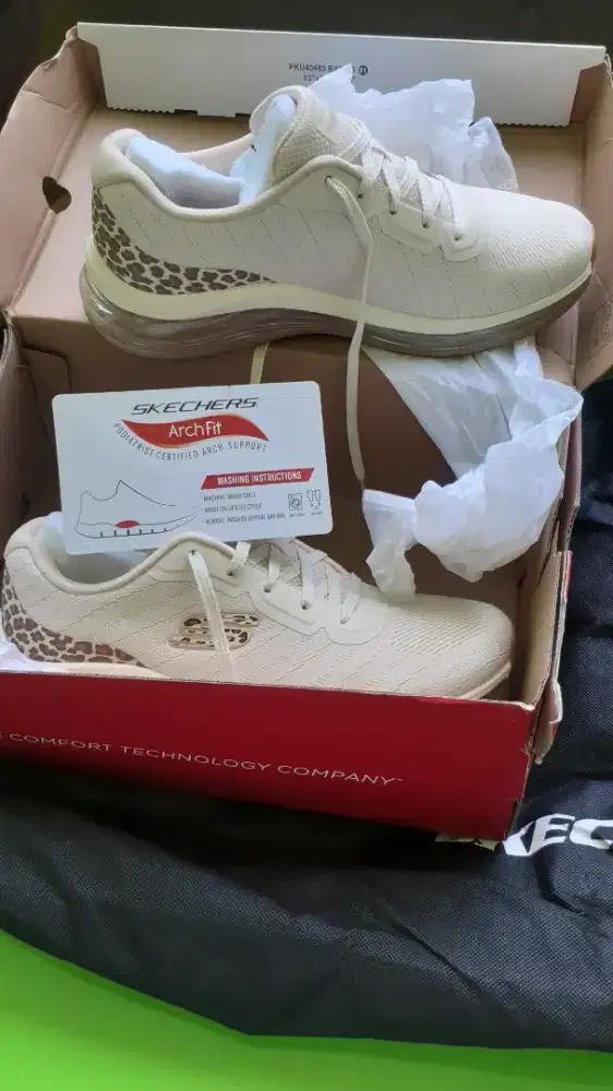 Skechers women original 100%