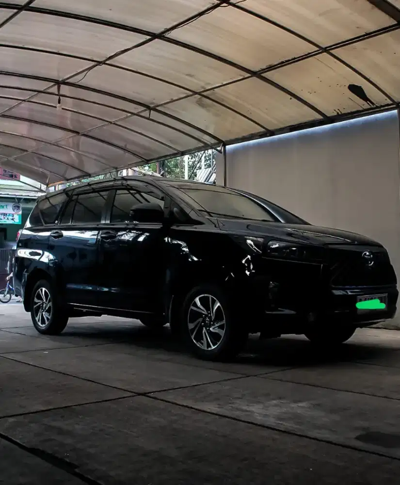Kijang Innova 2.4 G Diesel Matic 2023 Hitam KM 47rb Pajak Panjang Nego