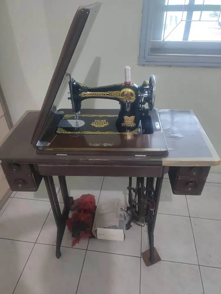 Dijual mesin jahit bekas