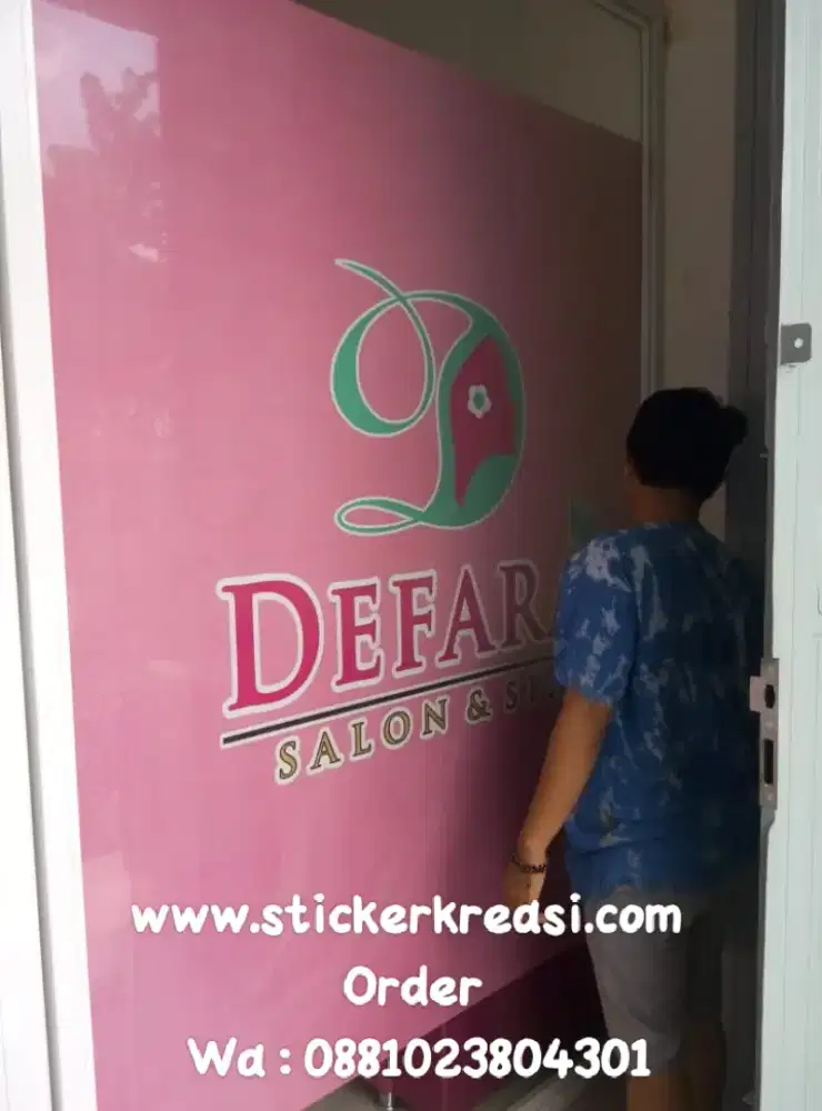 Sedia pasang kaca film berwarna dan sticker kaca es sunblast bermotif