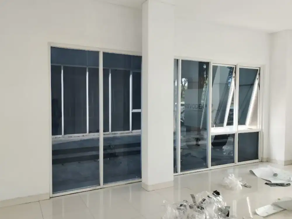 Sedia pasang kaca film dan sticker kaca es sunblast berbagai warna