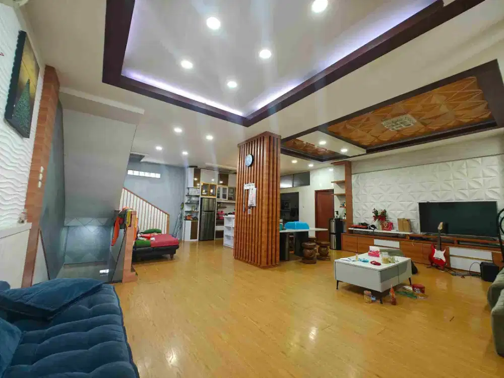 Dijual Rumah Wijaya Kusuma Cocok Usaha, Kost, Jakarta Barat