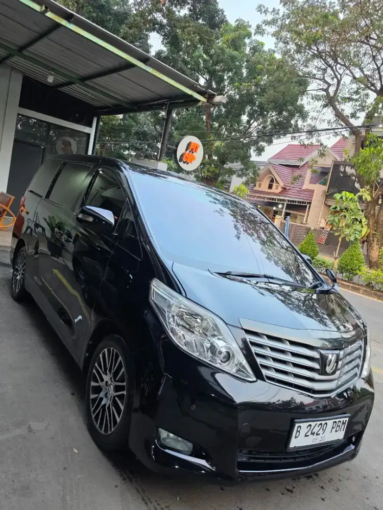Toyota Alphard Pajak Hidup Hitam