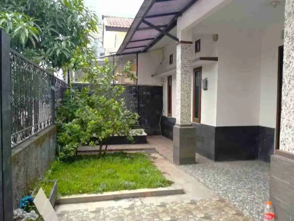 Rumah Minimalis Dijual di Taman Kopo Indah 3