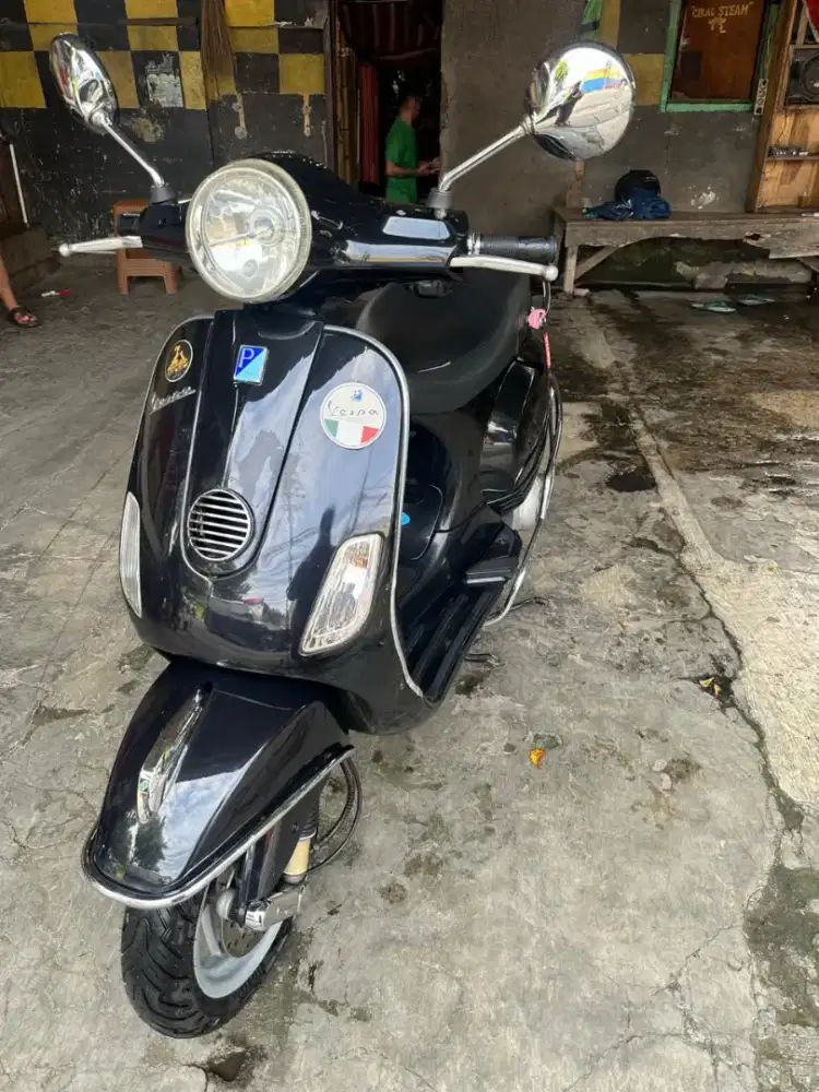 Di jual vespa LX V2 tahun 2012
