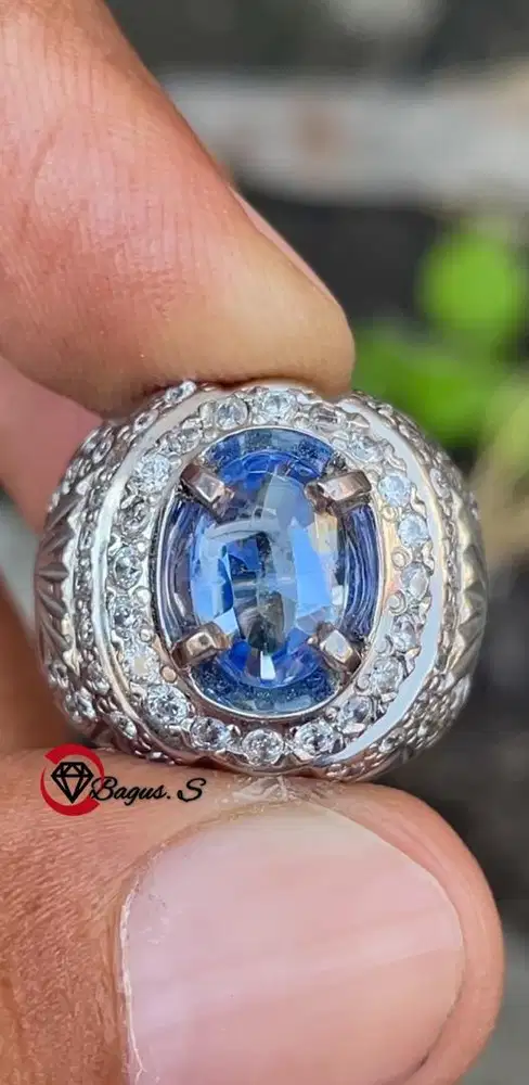 Natural Blue Sapphire No Heat SriLanka 2.9 CT